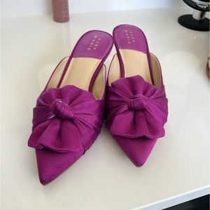 Cute kitten heel mules! Fushia and so comfortable. Worn once.